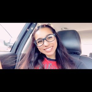 Meet your Posher, Jackeline